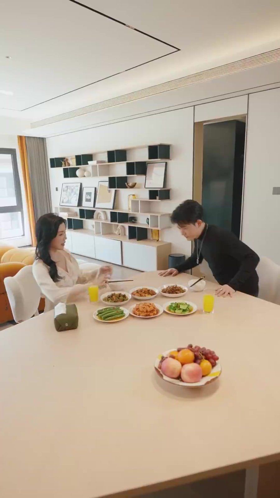 住进阿姨家后，我觉醒了时间暂停}